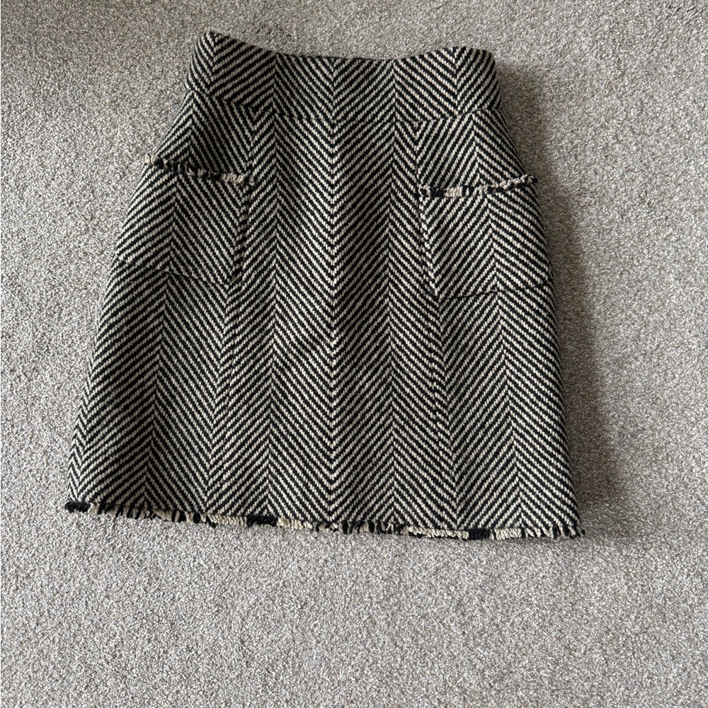 CHANEL Black and White A-Line Knee-Length Skirt